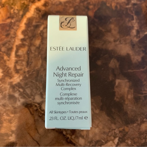 Estee Lauder Advanced Night Repair mini size - Picture 7 of 12